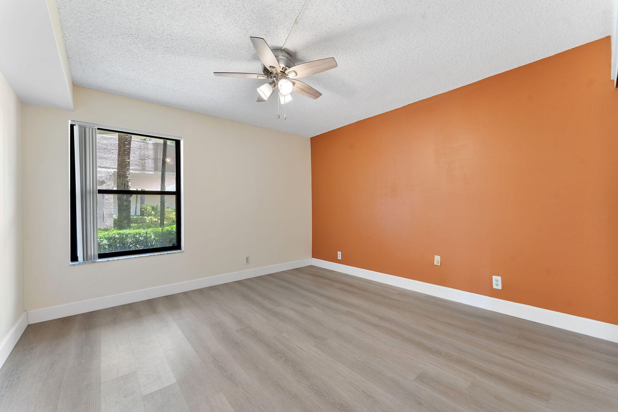 5800 Camino Del Sol, Unit 102 Boca Raton, FL 33433 - Photo 11 of 33 2nd bedroom