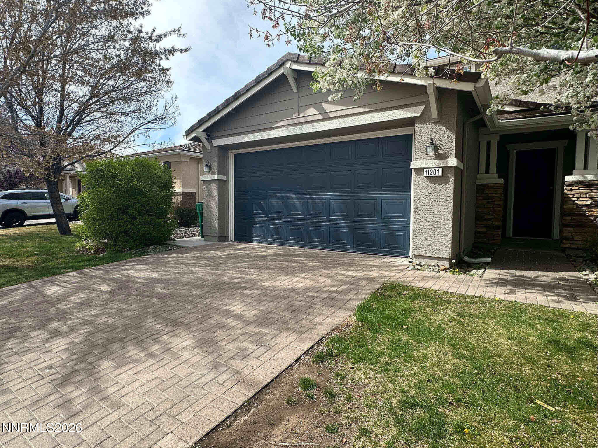 11201 Messina Way Reno, NV 89521 - Photo 2 of 27 Garage