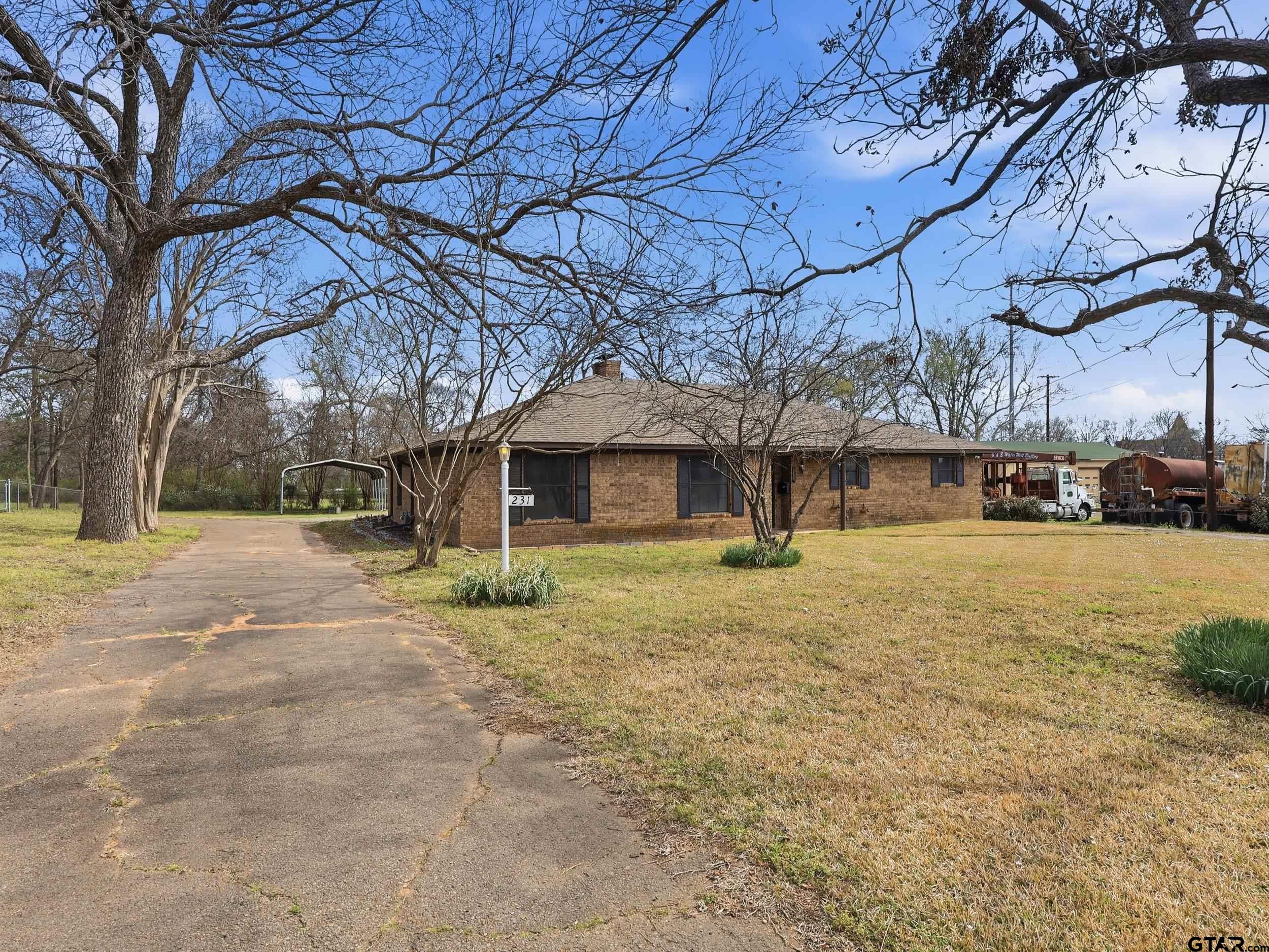 231 Quitman Street Pittsburg, TX 75686 - Photo 6 of 31