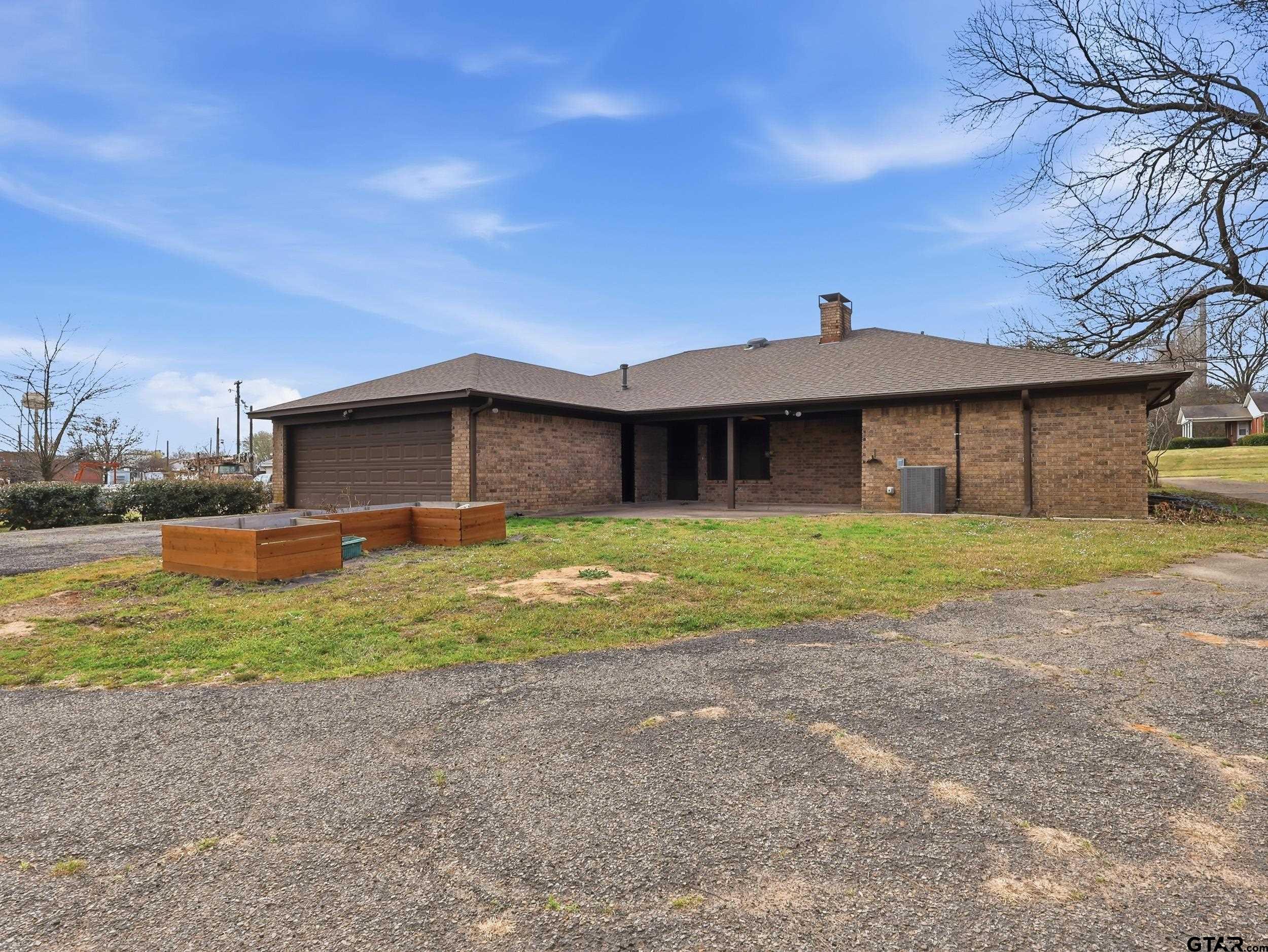 231 Quitman Street Pittsburg, TX 75686 - Photo 7 of 31