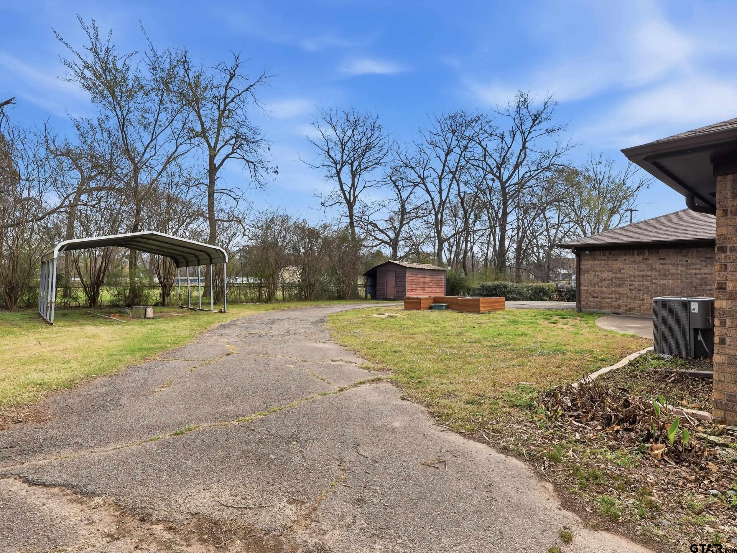 231 Quitman Street Pittsburg, TX 75686 - Photo 10 of 31