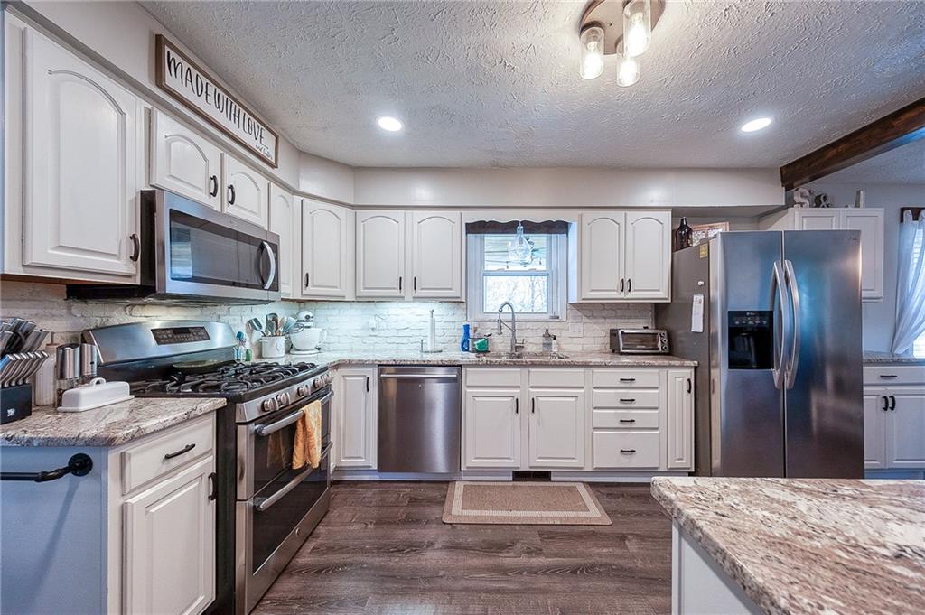 114 Cedar Ridge Drive Monaca, PA 15061 - Photo 4 of 29 Gallery Image 4