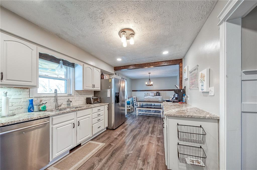 114 Cedar Ridge Drive Monaca, PA 15061 - Photo 6 of 29 Gallery Image 6