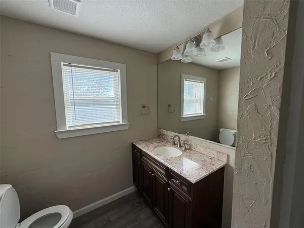 $1,700 | 320 North 2nd Street, Jacksboro, TX 76458