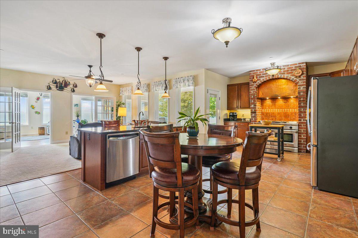 12195 Potomac View Road Newburg, MD 20664 - Photo 25 of 91 Breakfast Area