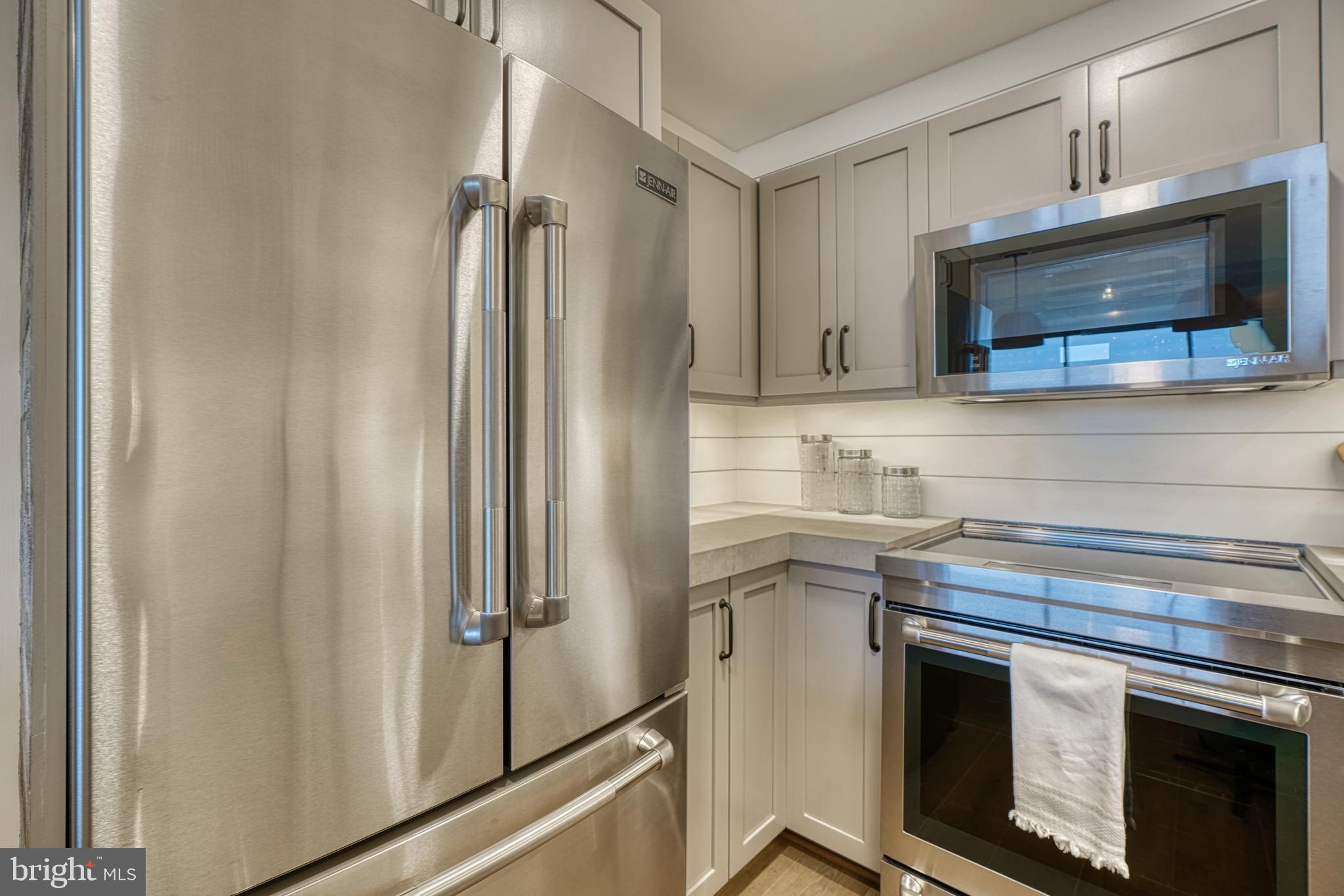 1200 Steuart Street, Unit 413 Baltimore, MD 21230 - Photo 9 of 65 Jenn Air French Door Refrigerator
