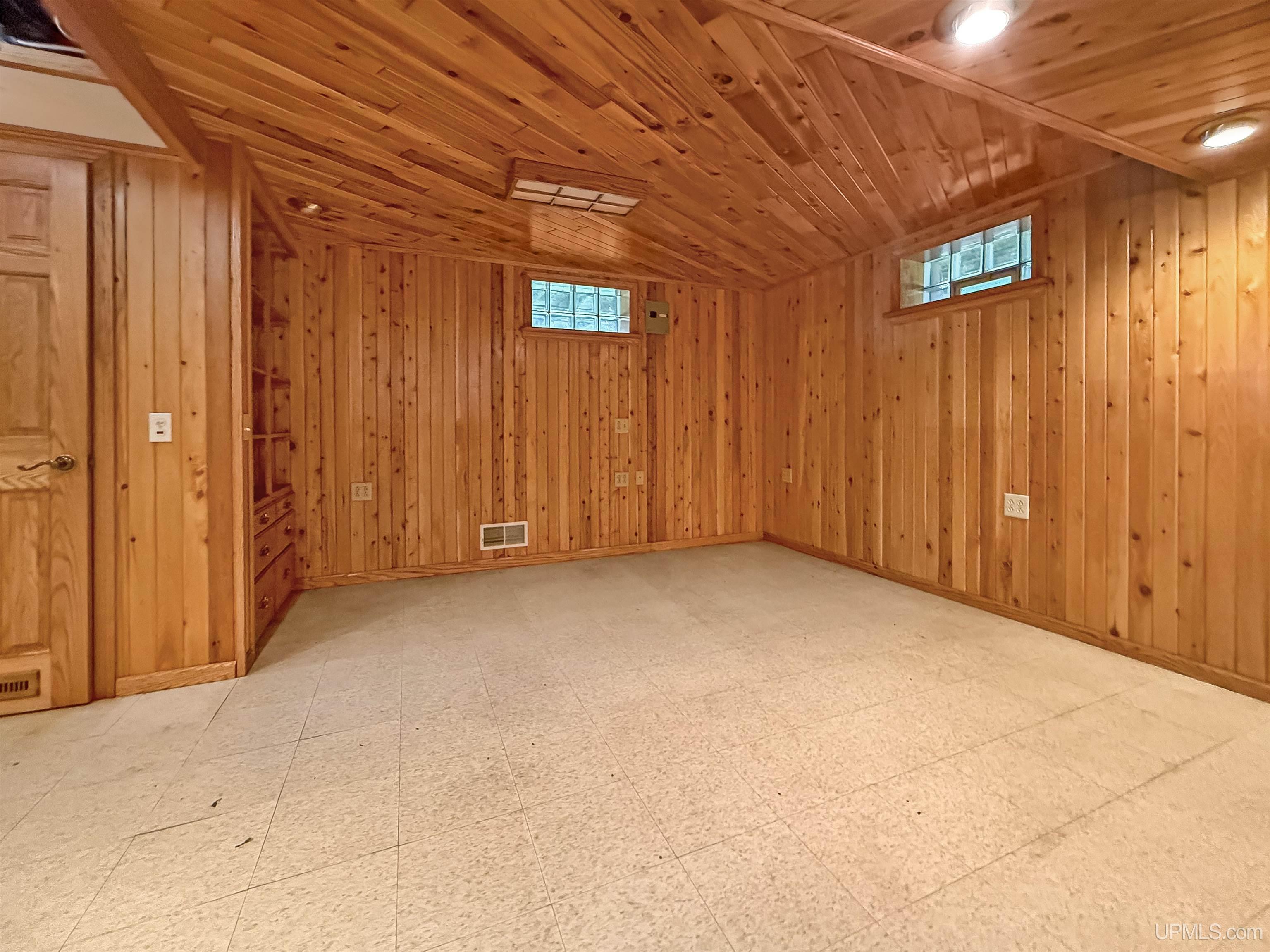 109 Offerman Road Amasa, MI 49903 - Photo 19 of 76
