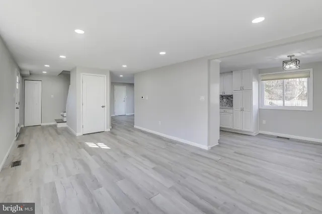 $3,500 | 18948 Quail Valley Boulevard, Gaithersburg, MD 20879