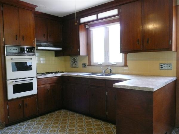 36 Vallaro Road Boston, MA 02136 - Photo 5 of 17 Gallery Image 5