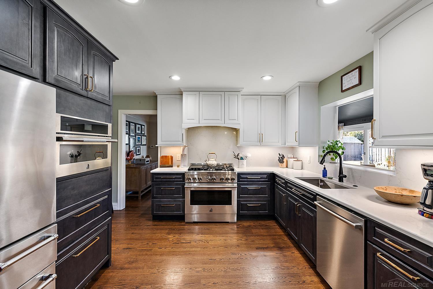 919 Ballantyne Road Grosse Pointe, MI 48236 - Photo 23 of 56 50168943-70df9ce1-a164-4464-af1c-6a27114654d0.JPG