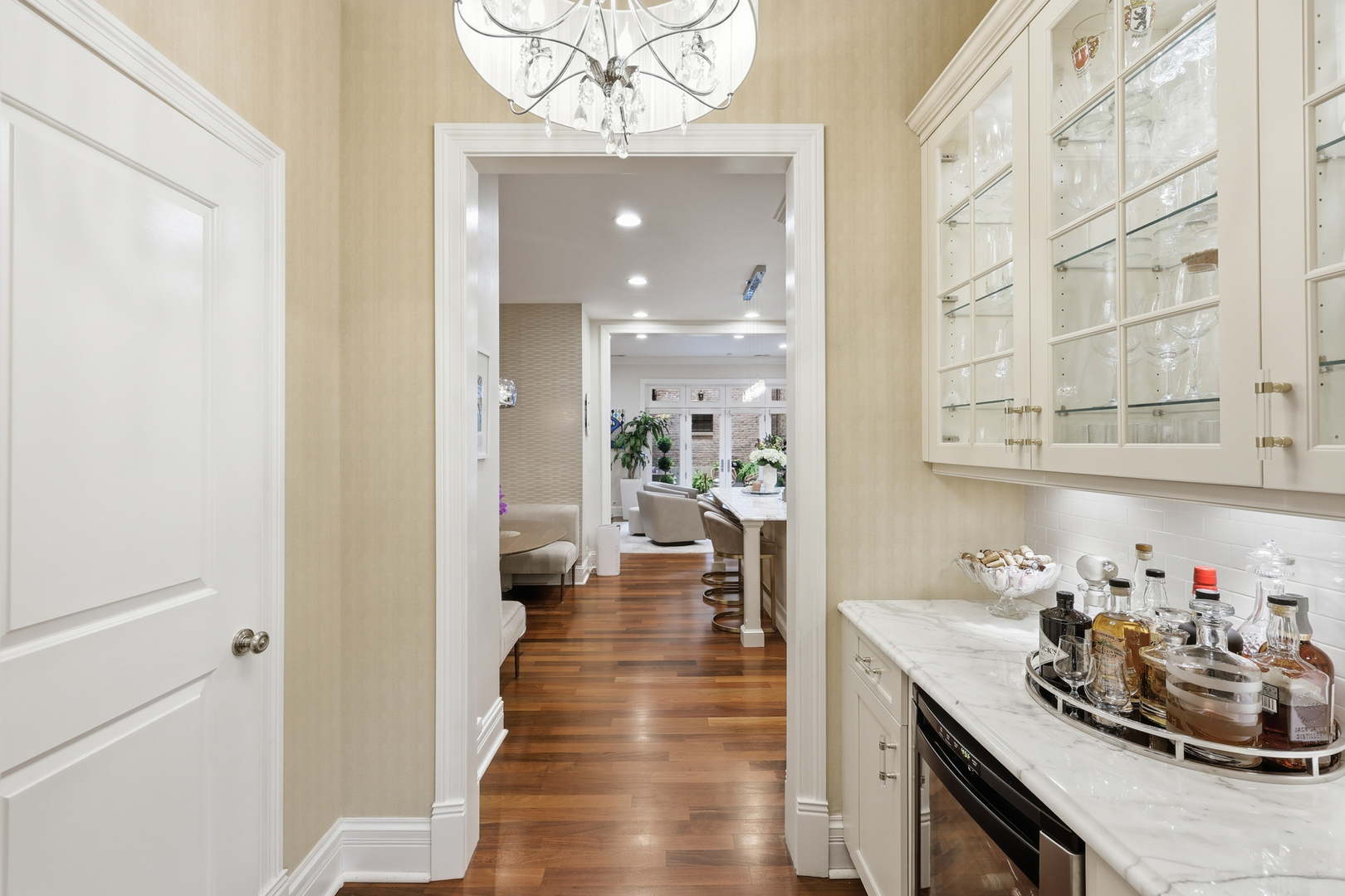 22 East Division Street, Unit 1 Chicago, IL 60610 - Photo 12 of 60