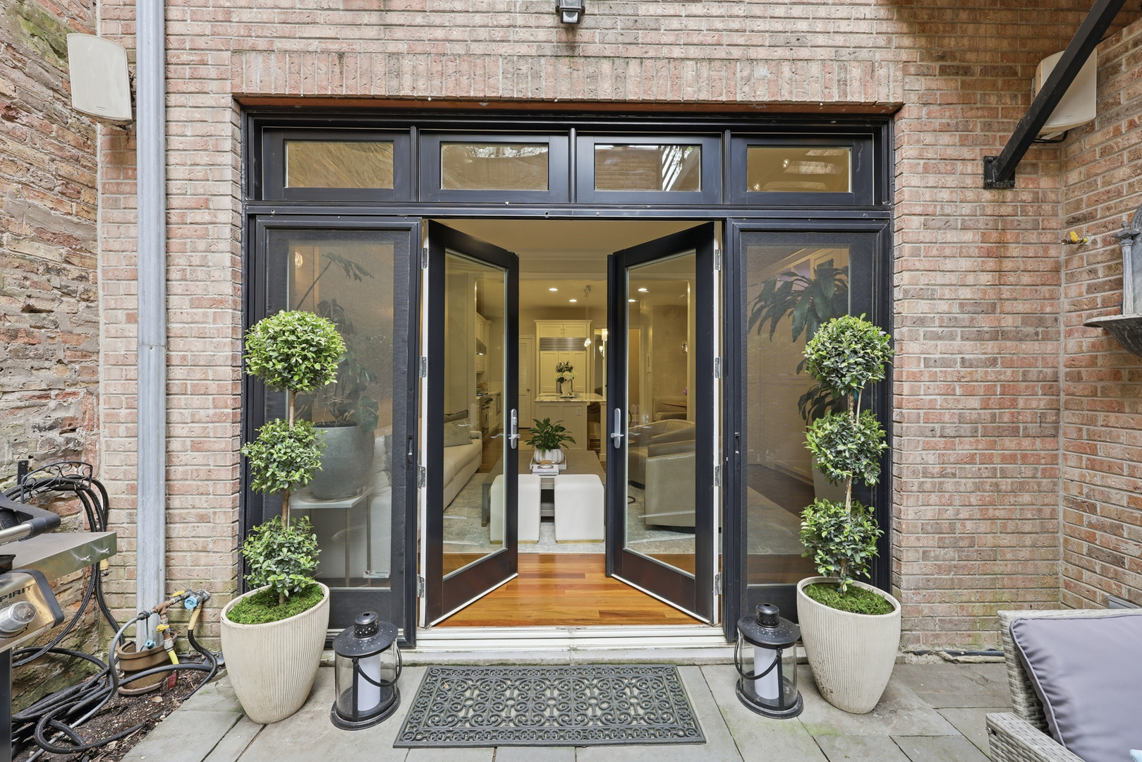 22 East Division Street, Unit 1 Chicago, IL 60610 - Photo 17 of 60