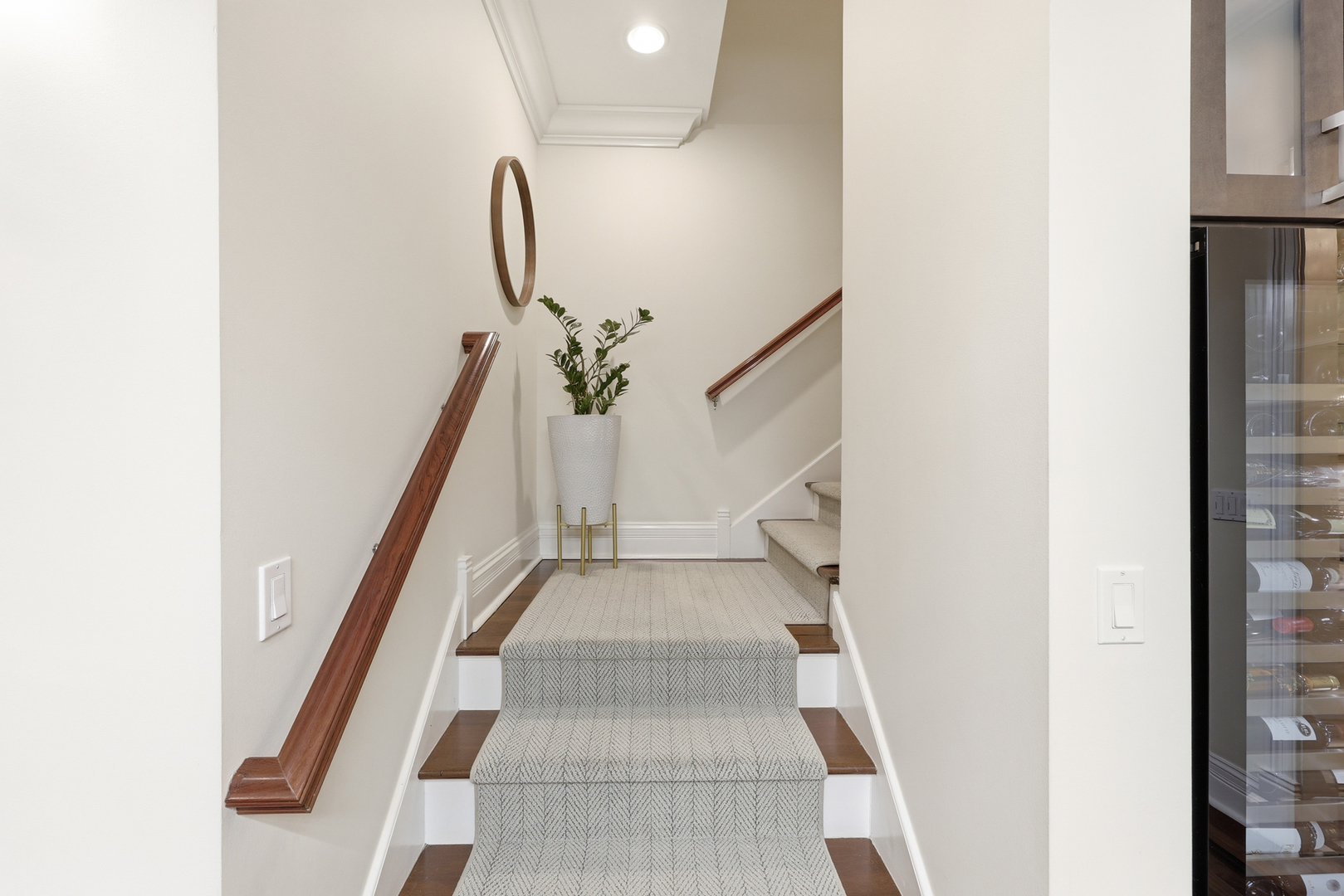 22 East Division Street, Unit 1 Chicago, IL 60610 - Photo 18 of 60 a view of entryway