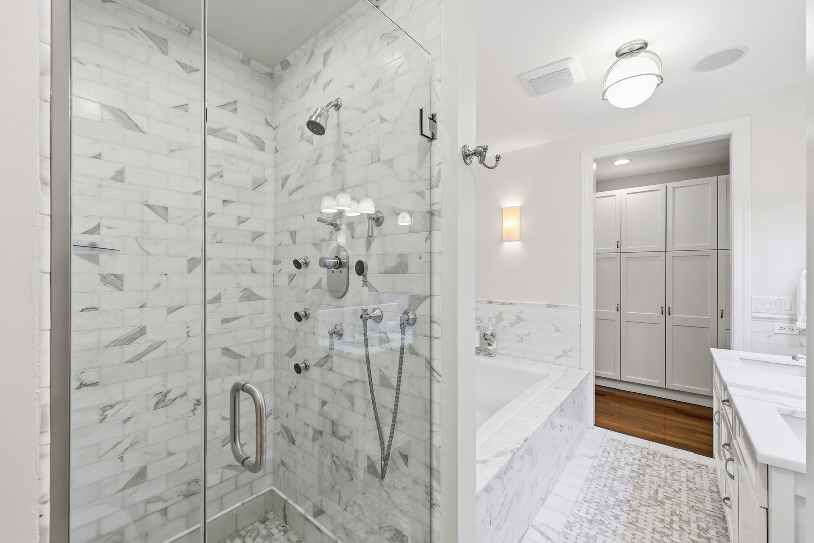 22 East Division Street, Unit 1 Chicago, IL 60610 - Photo 28 of 60