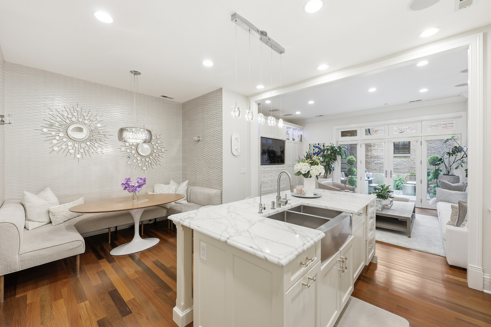 22 East Division Street, Unit 1 Chicago, IL 60610 - Photo 40 of 60