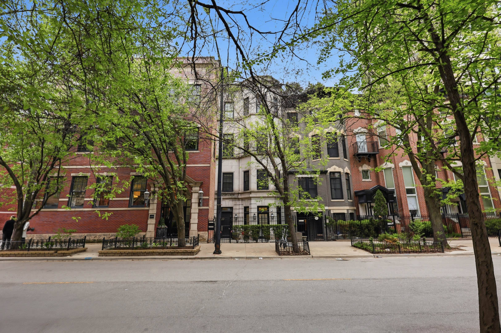 22 East Division Street, Unit 1 Chicago, IL 60610 - Photo 60 of 60
