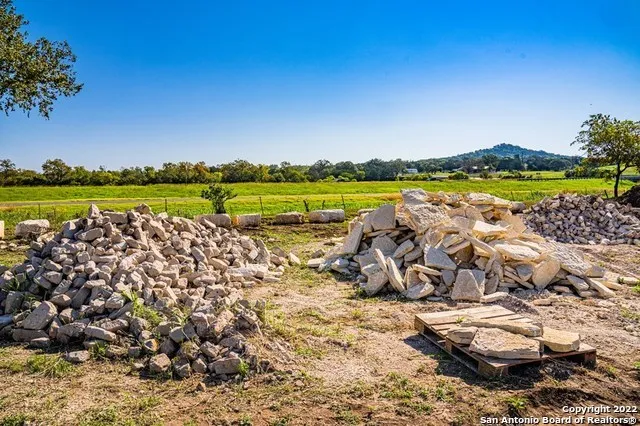 a view of building with outdoor space