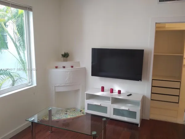 $2,000 | 750 Jefferson Avenue, Unit 7, Miami Beach, FL 33139