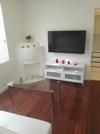 $2,000 | 750 Jefferson Avenue, Unit 7, Miami Beach, FL 33139