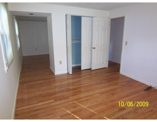 79 Hadley Street Springfield, MA 01118 - Photo 7 of 19