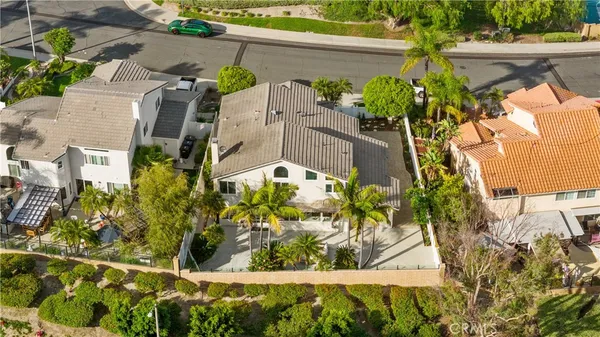 $1,698,000 | 26822 Sommerset Lane, Lake Forest, CA 92630