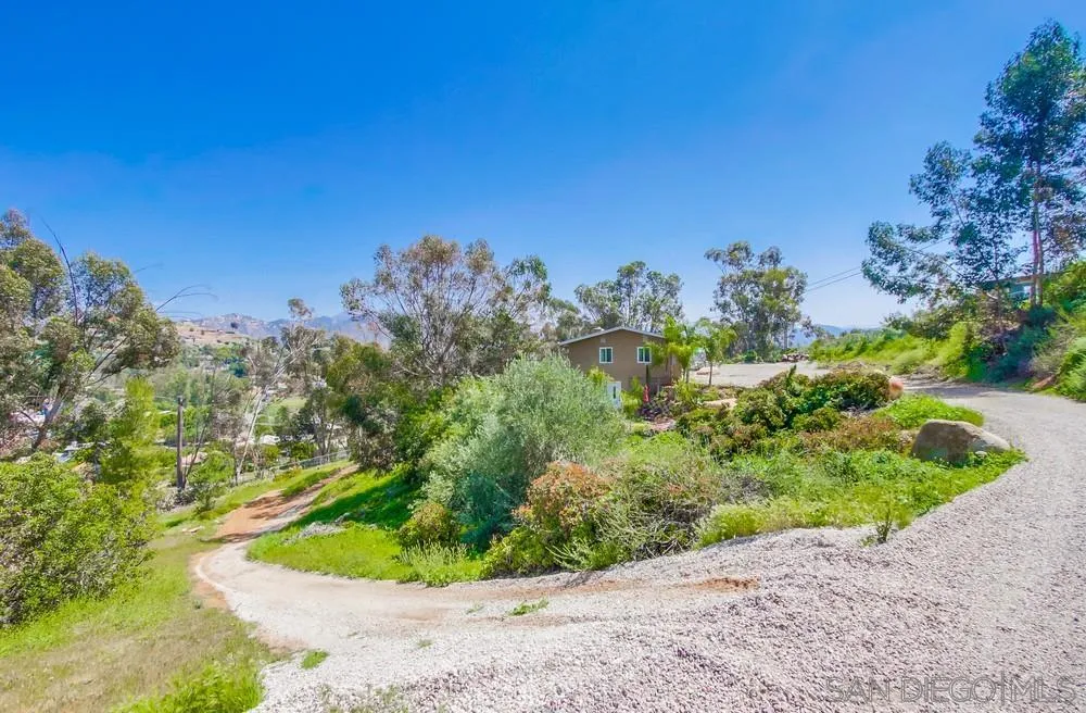 11315 Manzanita Road Lakeside, CA 92040 - Photo 4 of 68 Gallery Image 4