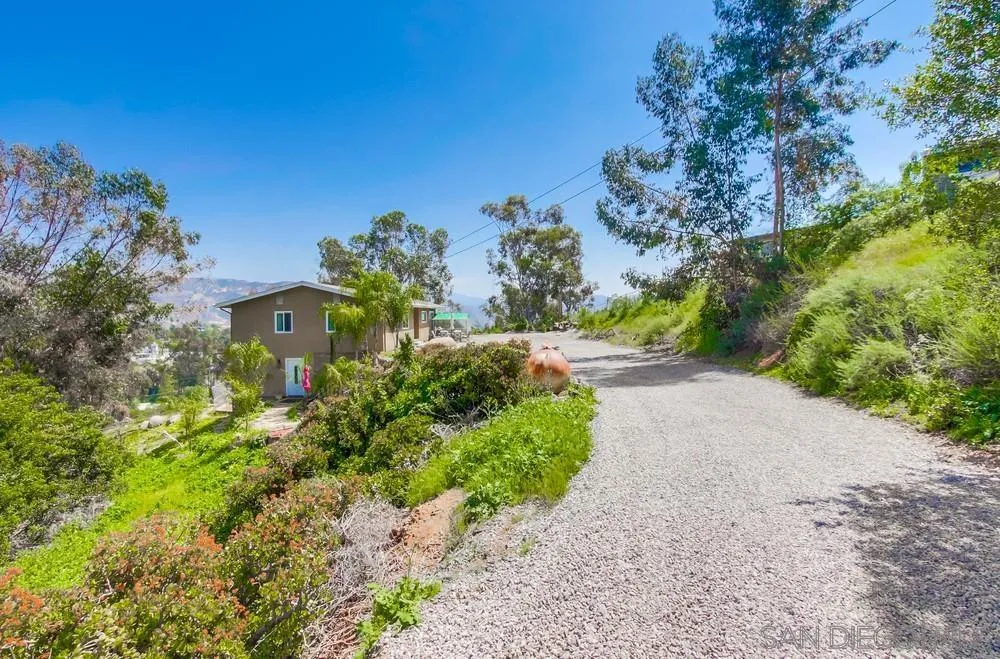 11315 Manzanita Road Lakeside, CA 92040 - Photo 6 of 68 Gallery Image 6