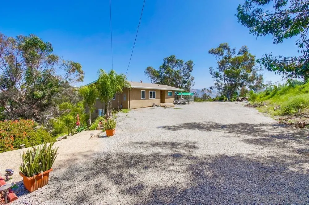 11315 Manzanita Road Lakeside, CA 92040 - Photo 7 of 68 Gallery Image 7