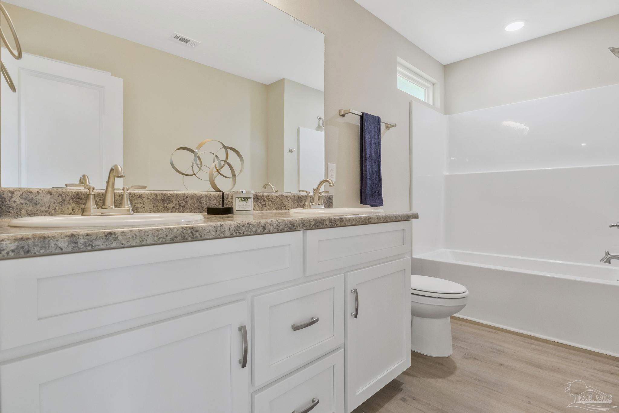 5597 Riviera Drive Milton, FL 32583 - Photo 21 of 47