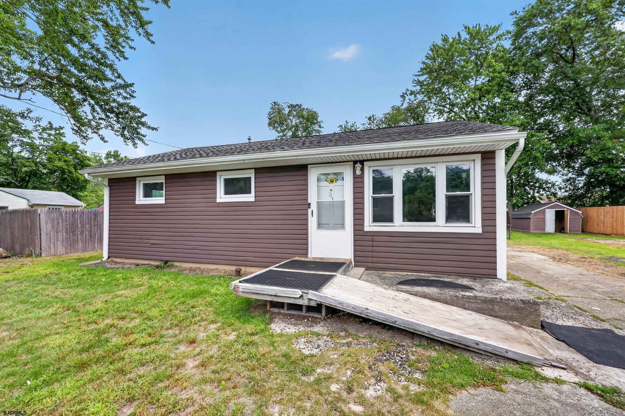 33 Stagecoach Road Southampton, NJ 08088 - Photo 1 of 5 Gallery Image 1