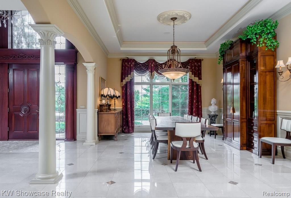 5174 Springdale Court Clarkston, MI 48348 - Photo 25 of 54 Elegant Dining Room