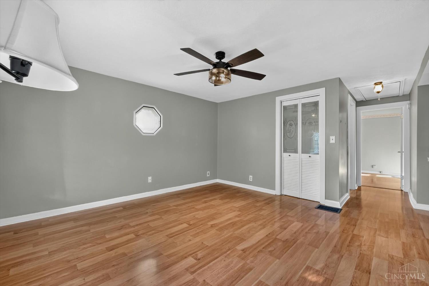 3223 Struble Road Cincinnati, OH 45251 - Photo 5 of 42