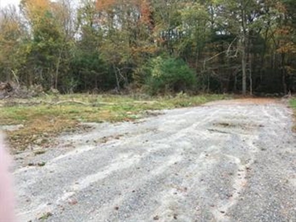 60 Middleboro Road Freetown, MA 02717 - Photo 4 of 9