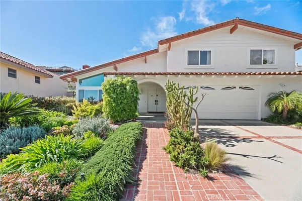$1,975,000 | 27011 Silver Moon Lane, Rancho Palos Verdes, CA 90275