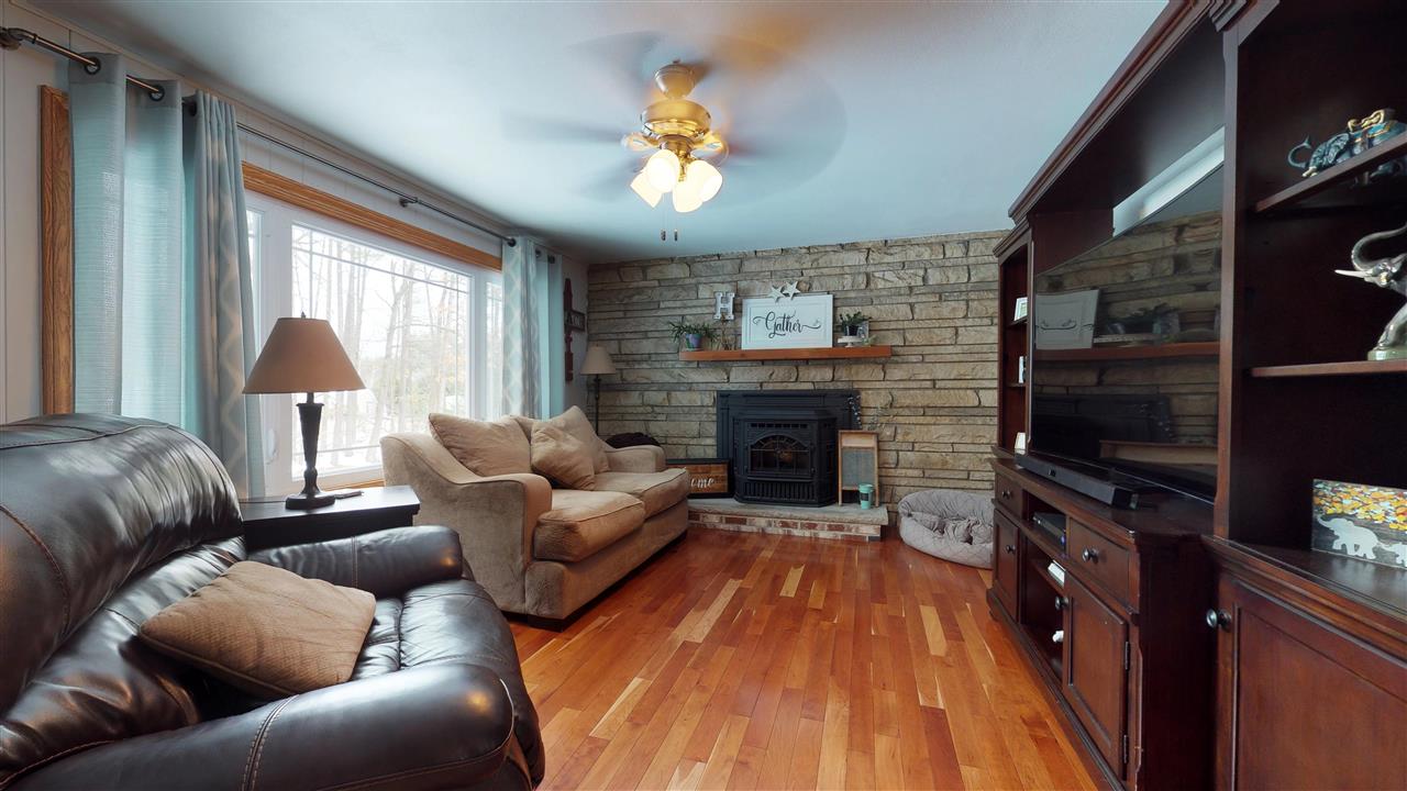 34 Tinker Road Nashua, NH 03064 - Photo 4 of 14