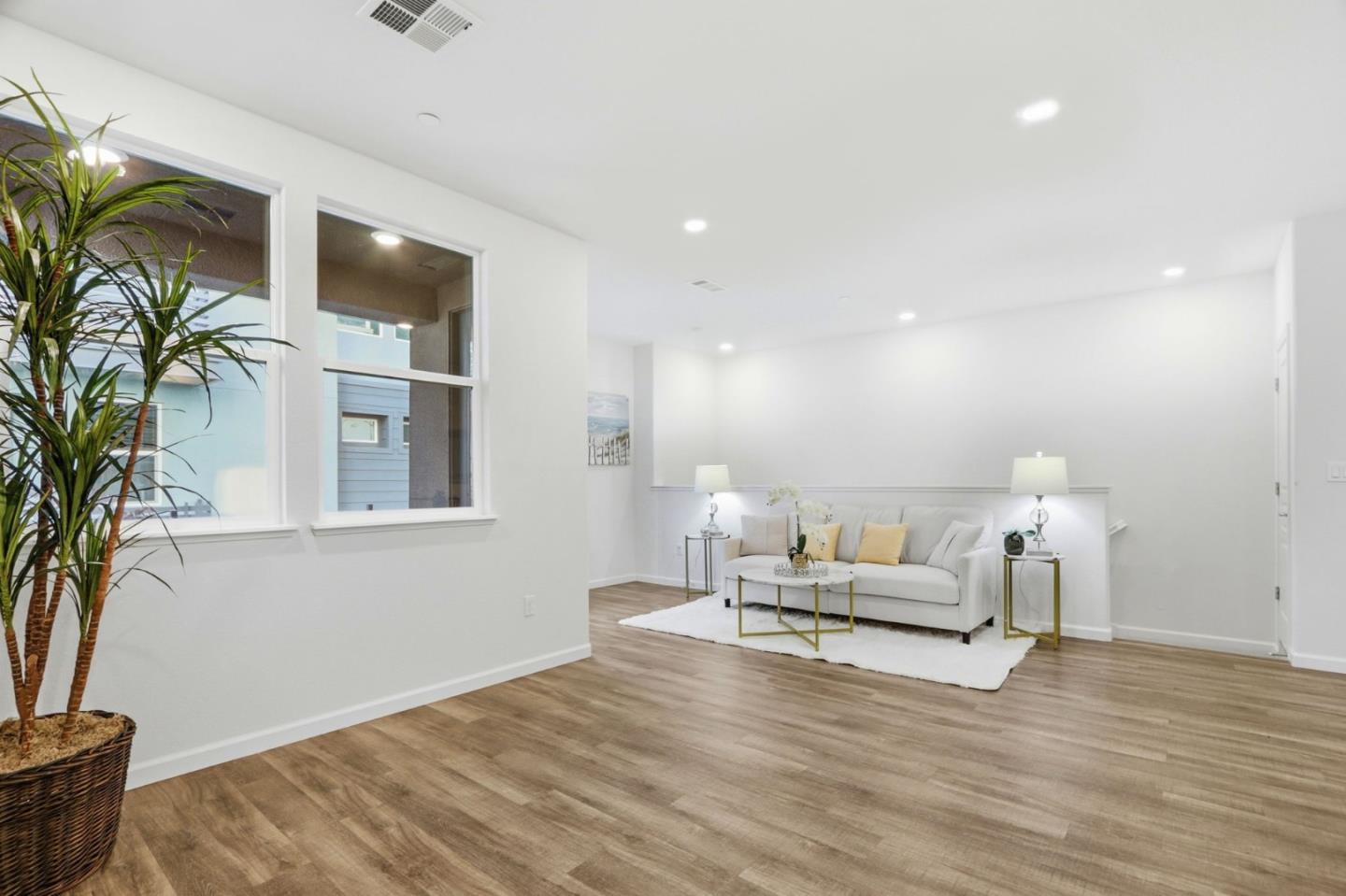 637 Clover Circle Milpitas, CA 95035 - Photo 3 of 39 a living room with furniture