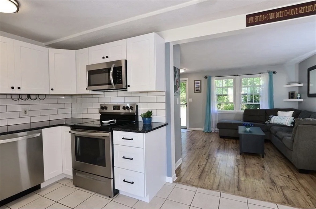 4 George Street, Unit 3 Plainville, MA 02762 - Photo 9 of 28