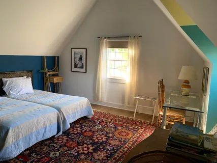 Undisclosed Address, Southampton, NY 11968
