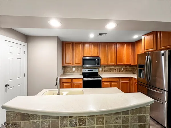 $1,600 | 9297 Aegean Circle, Lehigh Acres, FL 33936