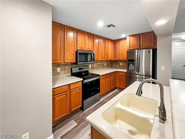 $1,600 | 9297 Aegean Circle, Lehigh Acres, FL 33936