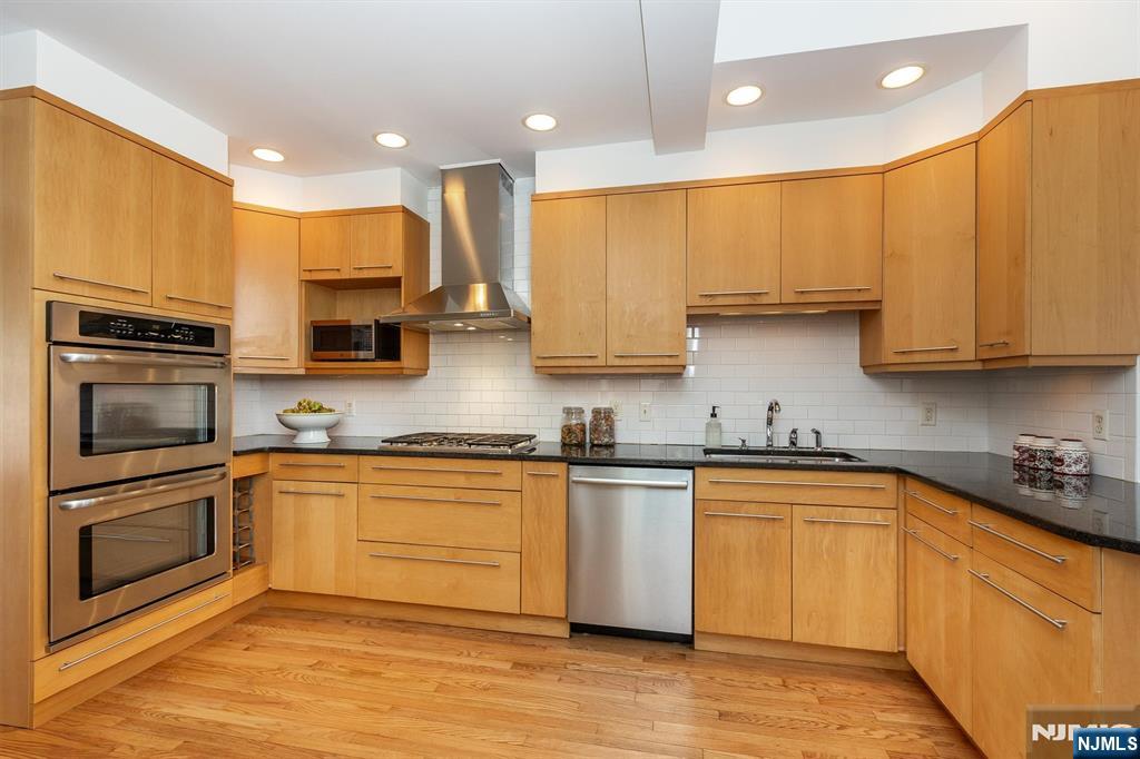 227 Grove Street Montclair, NJ 07042 - Photo 17 of 35