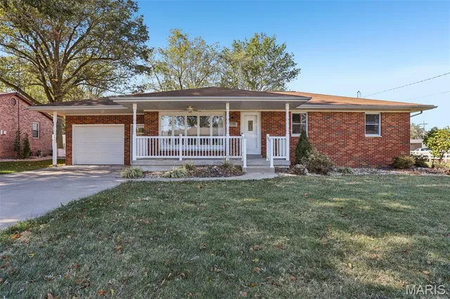 $275,000 | 17811 East Street, Breese, IL 62230