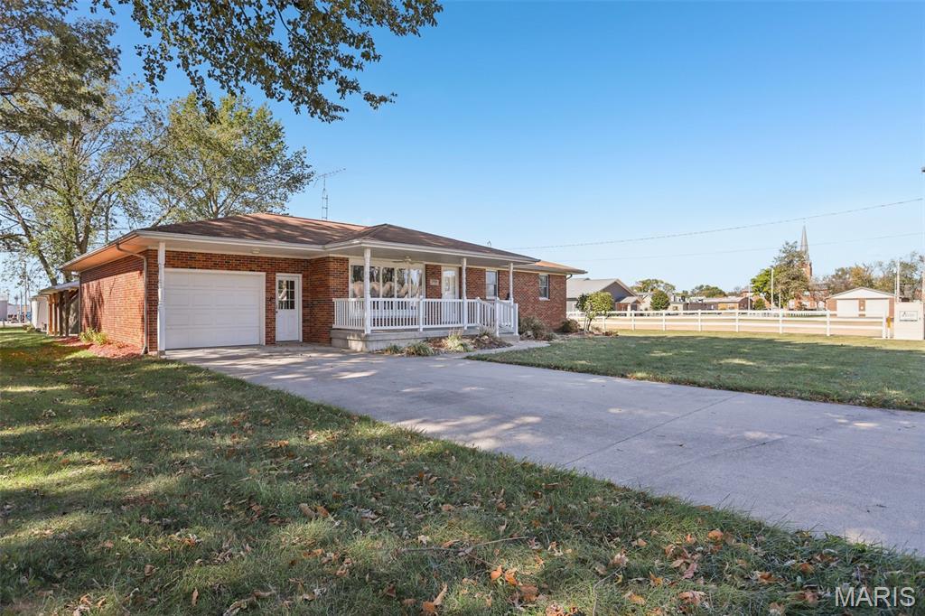 17811 East Street Breese, IL 62230 - Photo 3 of 54