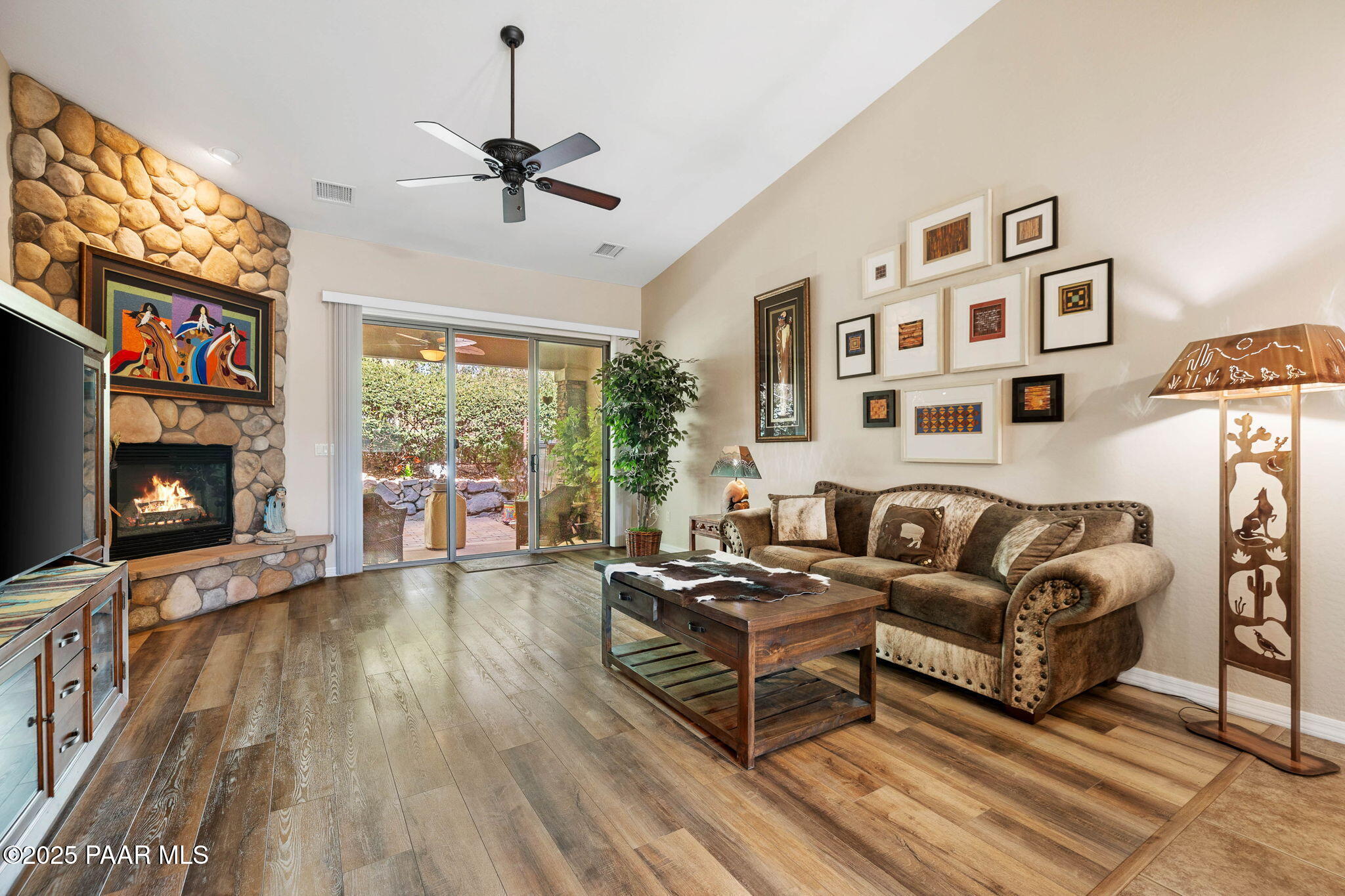 1226 Crown Ridge Drive Prescott, AZ 86301 - Photo 8 of 35 15-Living Room (1)