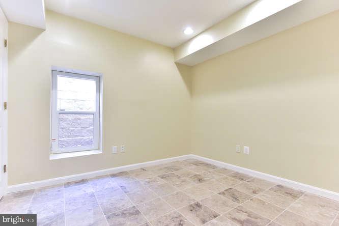 11803 Tree Fern Court Reston, VA 20191 - Photo 23 of 38 Au Pair Suite with 3rd Bath Lower Level