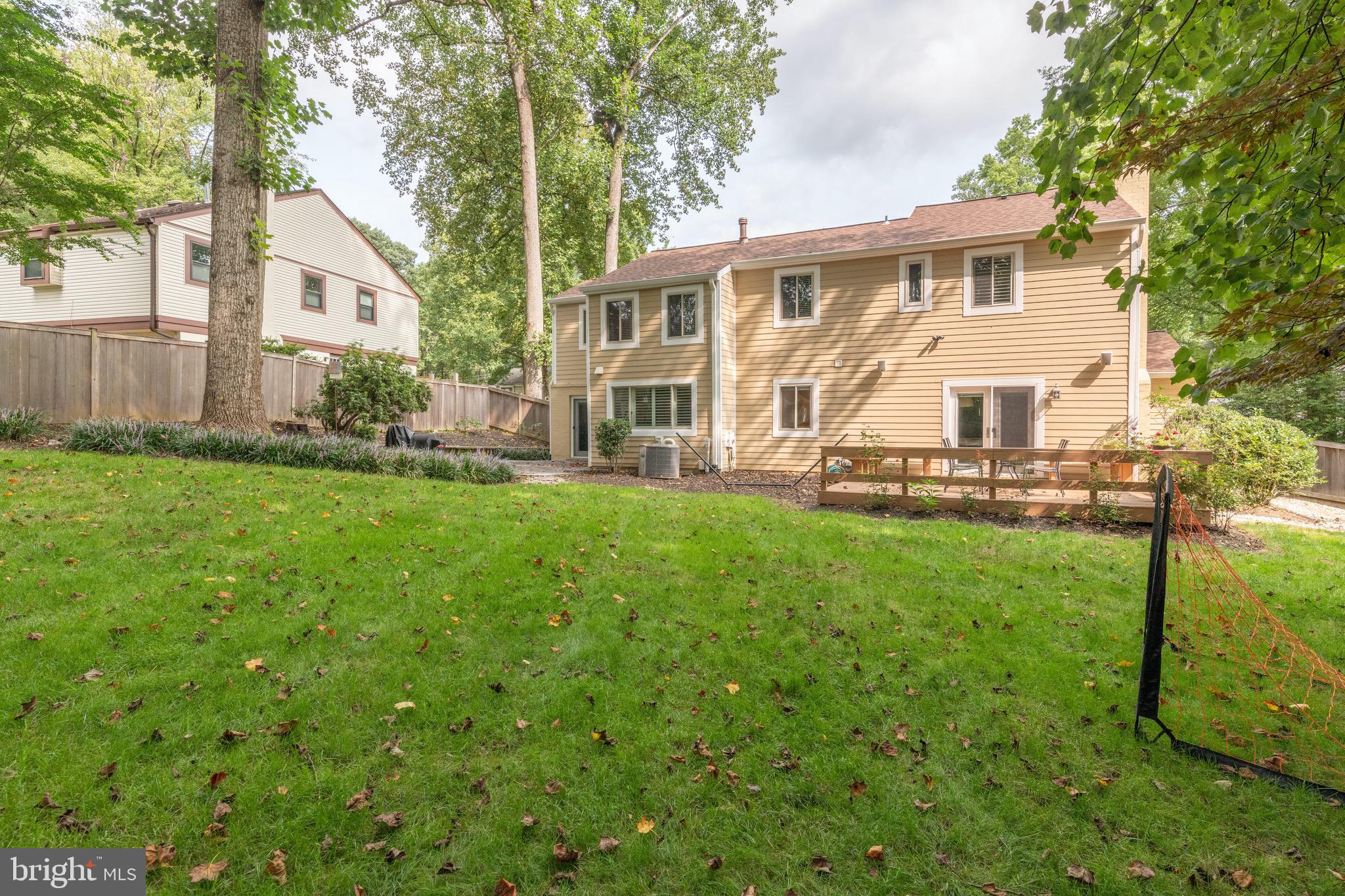 11803 Tree Fern Court Reston, VA 20191 - Photo 37 of 38 Rear View