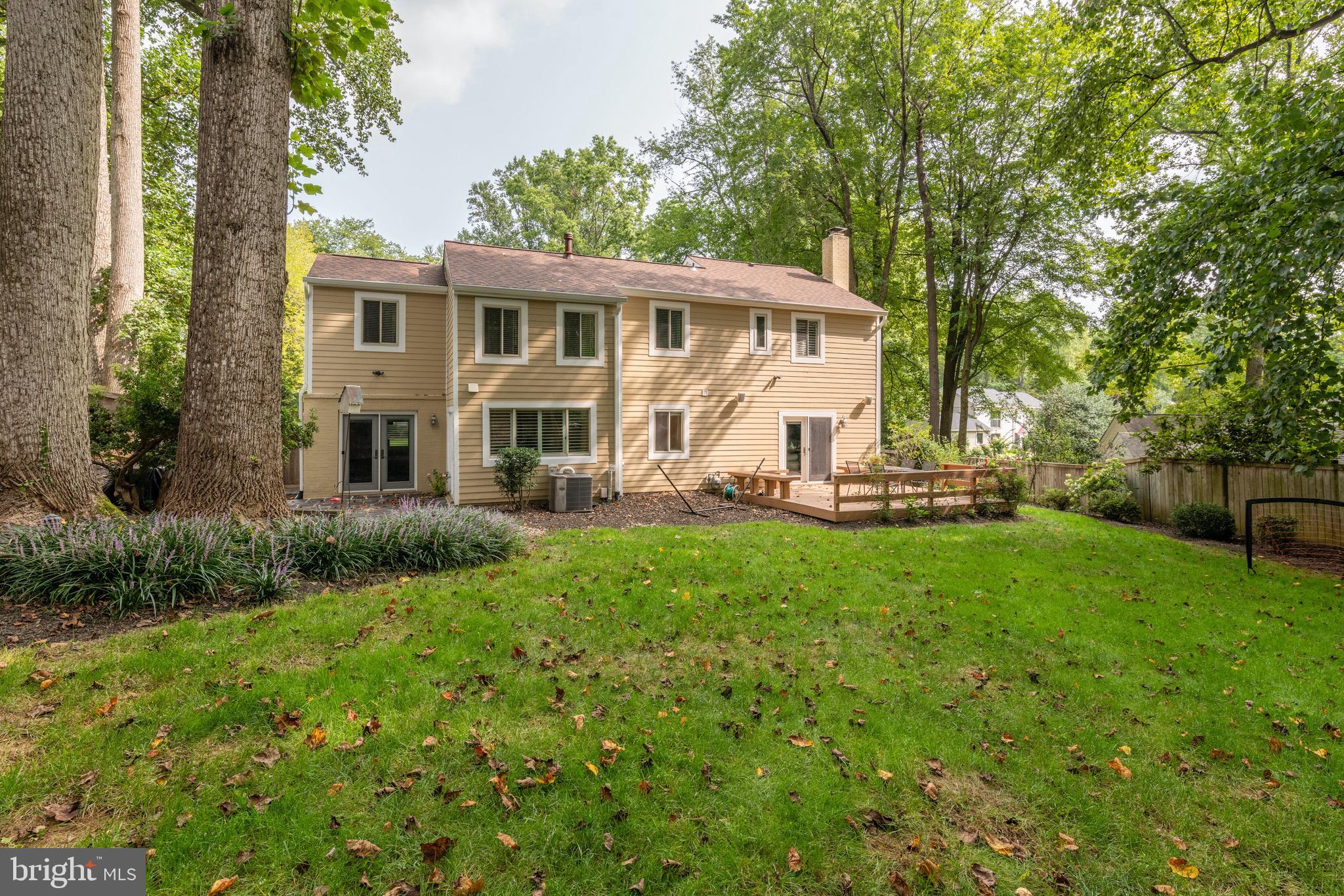 11803 Tree Fern Court Reston, VA 20191 - Photo 38 of 38 Large Back Yard