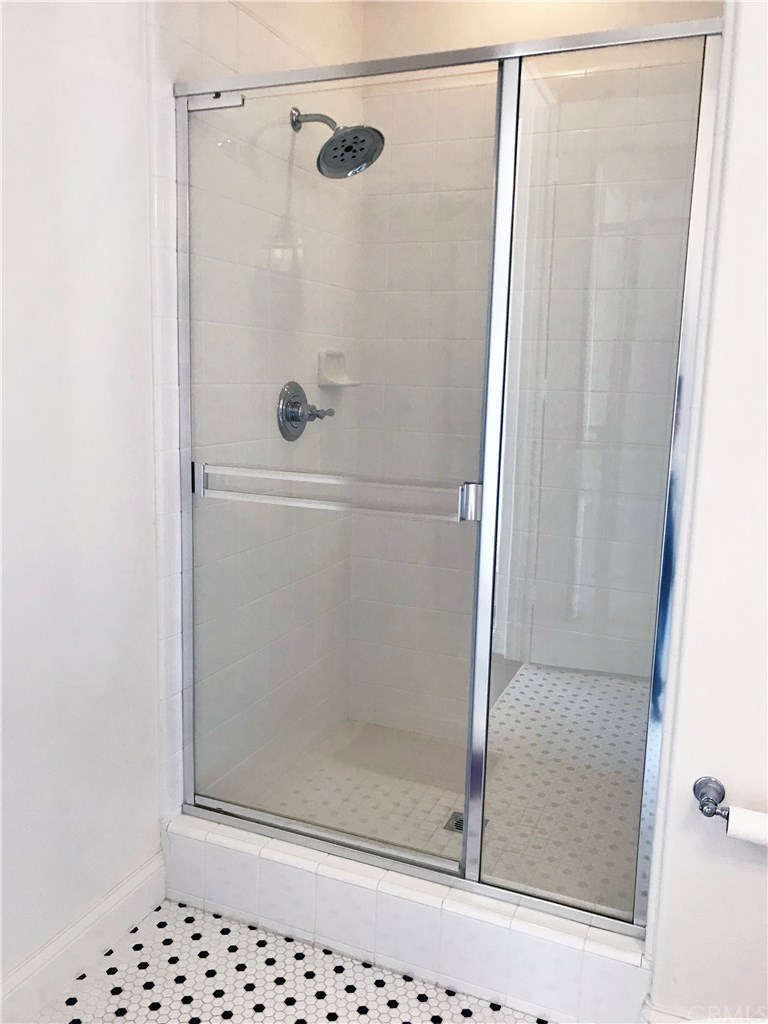 172 Willowbend Irvine, CA 92612 - Photo 11 of 18 Downstairs 3/4 bath