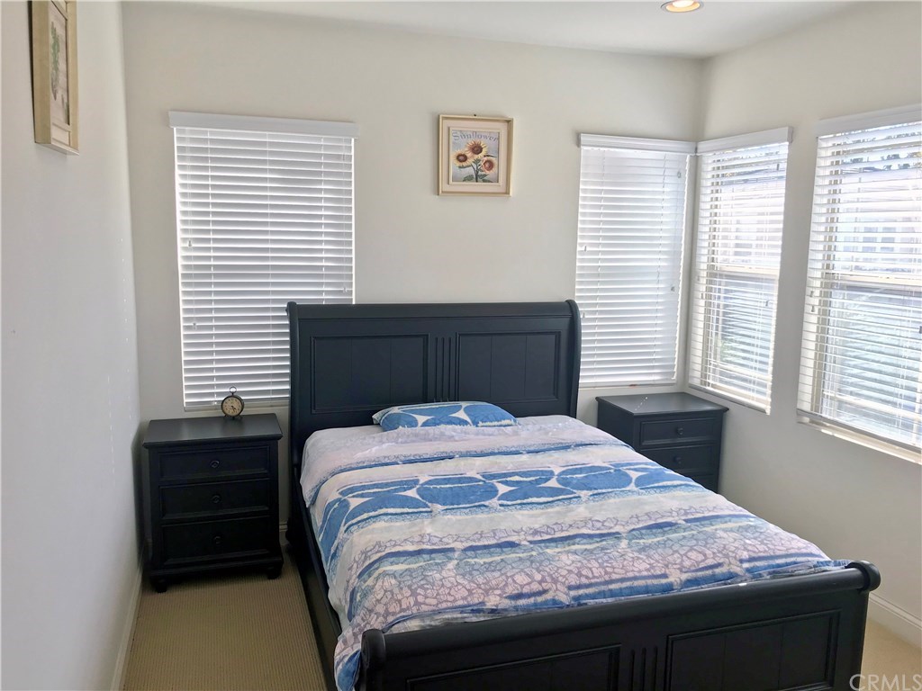 172 Willowbend Irvine, CA 92612 - Photo 12 of 18 Secondary Bedroom Upstairs