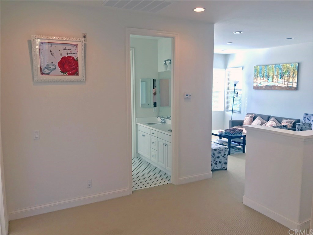 172 Willowbend Irvine, CA 92612 - Photo 14 of 18 Upstairs Jack and Jill Bath with Loft